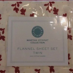 New Martha Stewart Christmas Holly Berries Twin Flannel Sheets
